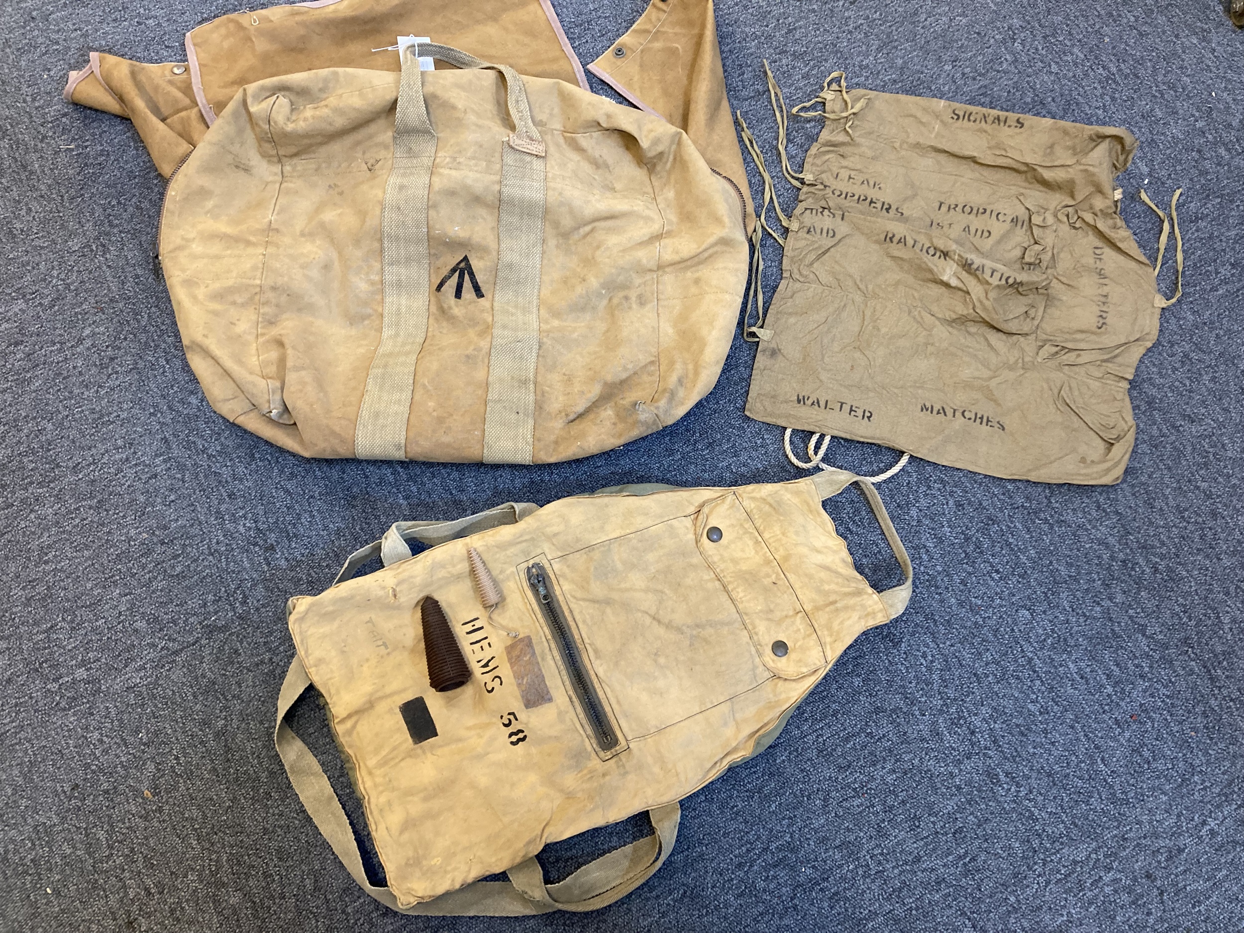 Lot 220 - RAF Beadon Suit Bag. A Beadon suit pack-pack