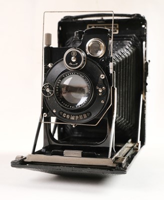Lot 190 - K.W. Kamera Werkstätten Patent Etui 9x12 folding plate camera with Tessar 135mm f/4.5 lens