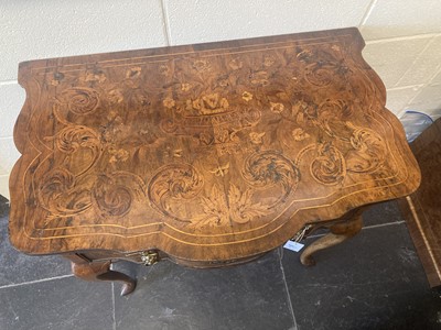 Lot 100 - Side Table. An 18th century walnut floral marquetry side table