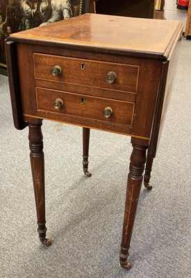 Lot 109 - Occasional Table. A Victorian mahogany occasional table