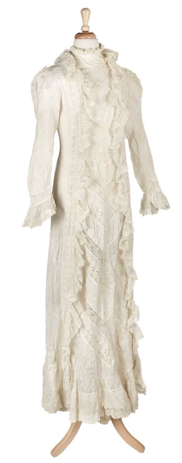 Buy Creamy Blue Edwardian Tea Gown, 1900s Walking Gown Online in India -  Etsy