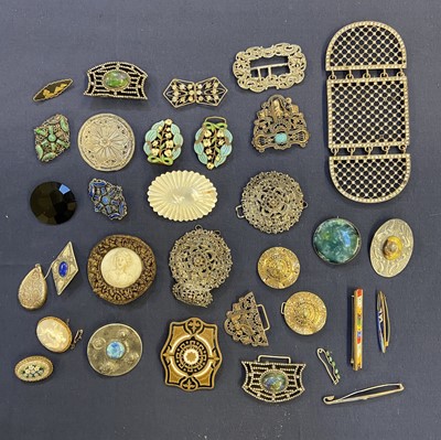 Lot 39 - Costume Jewellery. An Edwardian silver belt buckle and other items