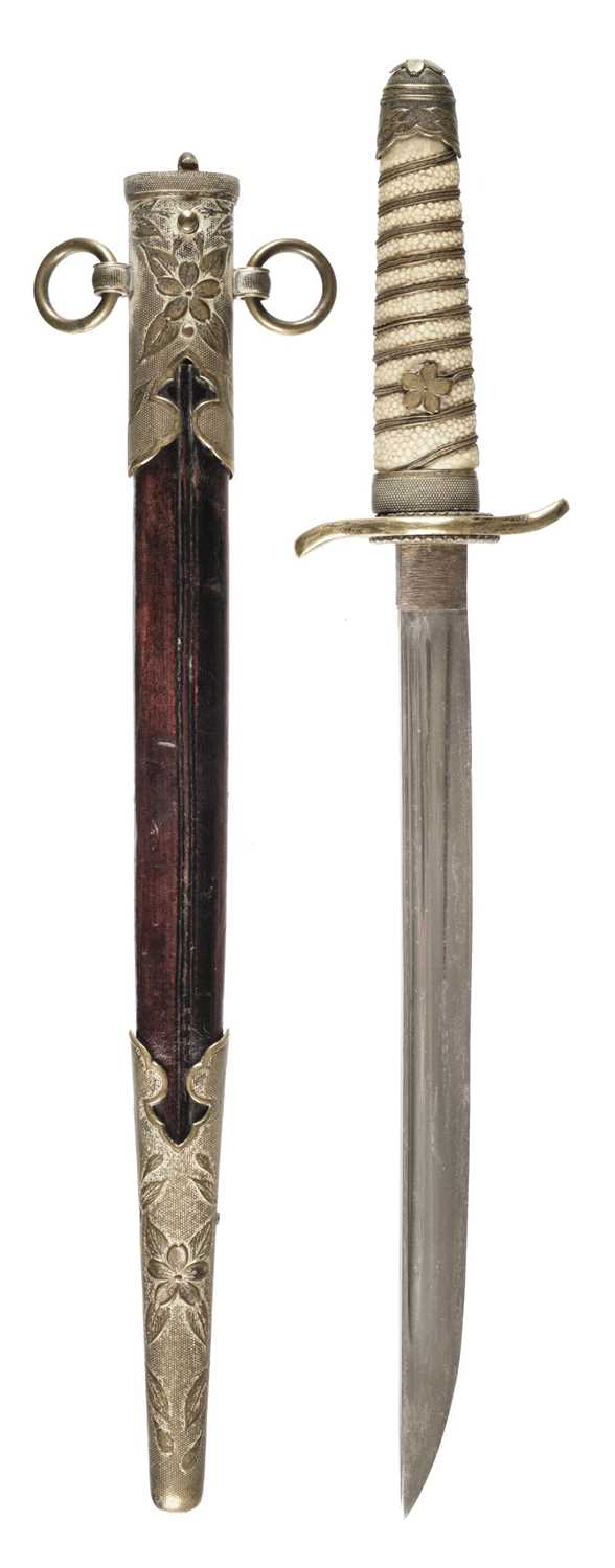 Lot 355 - Japanese Dirk. A WWII period Japanese naval officer's dirk