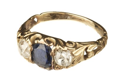 Lot 61 - Ring. An Edwardian 18ct gold sapphire and diamond ring