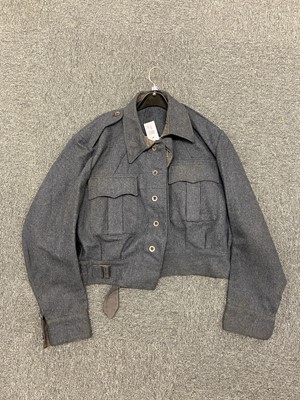 Lot 252 - Aircrew Blouse. A WWII RAF aircrew blouse dated 1943