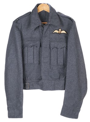 Lot 221 - Aircrew Blouse. A WWII RAF aircrew blouse dated 1943