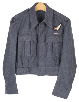 Lot 251 - Aircrew Blouse. A WWII RCAF aircrew blouse dated 1945