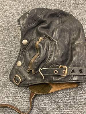 Lot 234 - Flying Helmet. A WWII Battle of Britain period B Type flying helmet