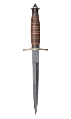 Lot 456 - Fighting Knife. An American V42 fighting knife