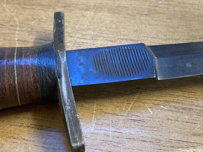 Lot 456 - Fighting Knife. An American V42 fighting knife