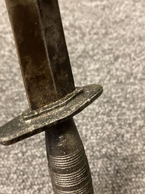 Lot 421 - Fighting Knife. A WWII American alloy fighting knife