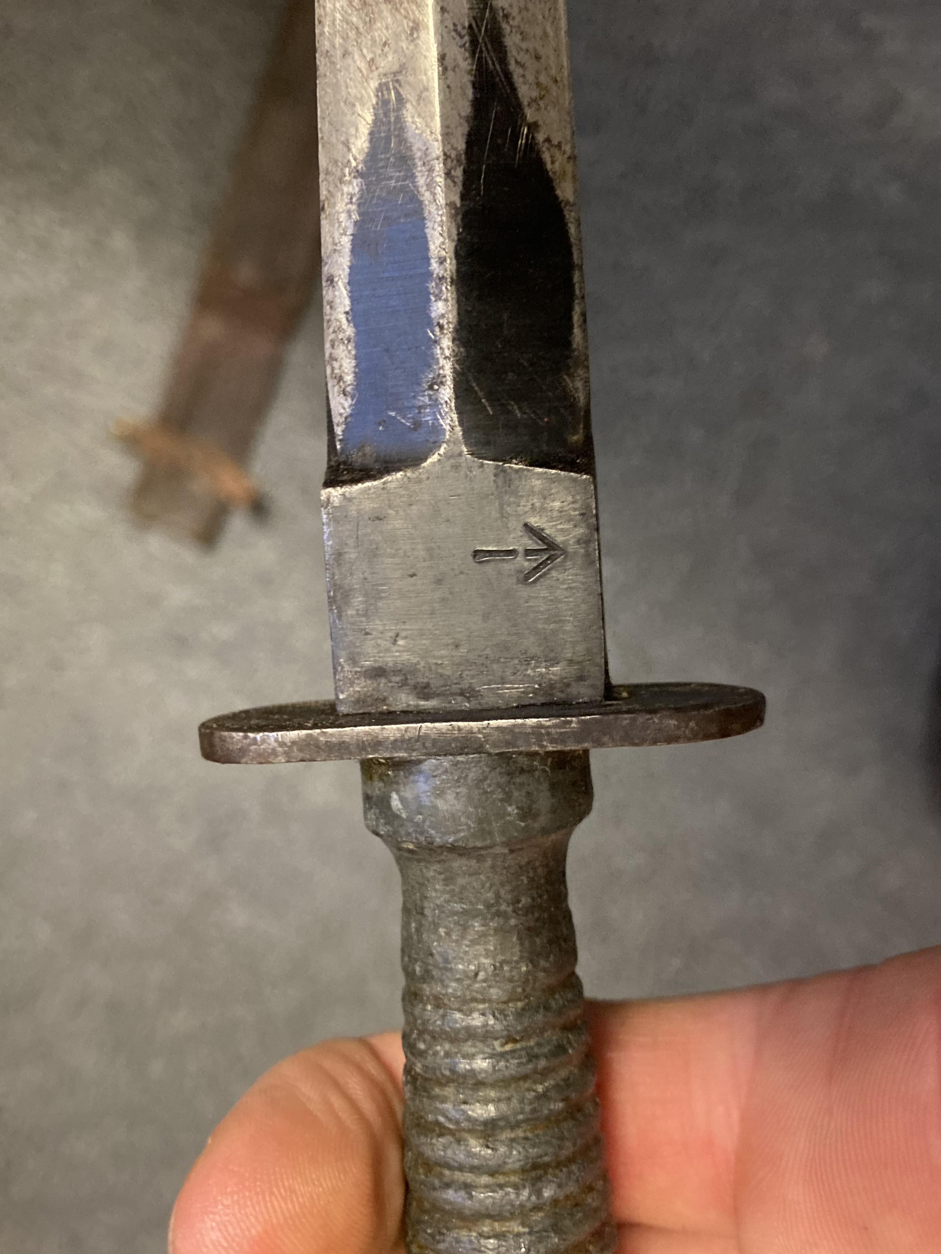 Lot 434 - Fighting Knife. A WWII Australian fighting