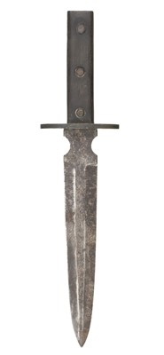 Lot 435 - Fighting Knife. A WWII Australian fighting knife probably Gregsteel Factory or Ernst Brothers