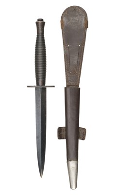 Lot 450 - Fighting Knife. A WWII period 3rd pattern B2 fighting knife