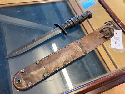 Lot 425 - Fighting Knife. A WWII American M3 Imperial fighting knife dated 1943