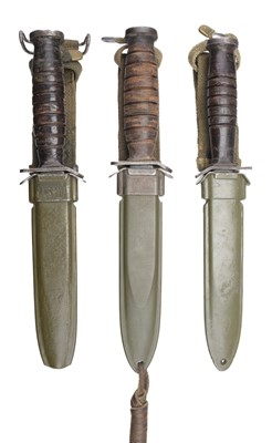 Lot 426 - Fighting Knife. A WWII American M3 Kinfolks fighting knife