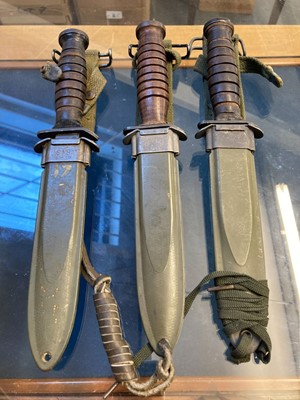 Lot 457 - Fighting Knife. WWII American M3 Imperial fighting knife (3)