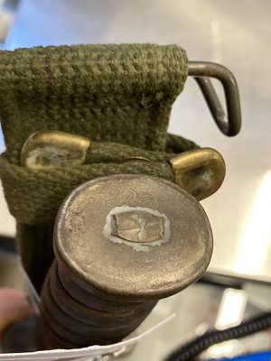 Lot 428 - Fighting Knife. A WWII American M3 Utica fighting knife (3)