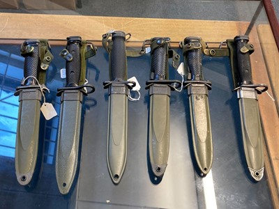 Lot 410 - Fighting Knife. A collection of six American fighting knife / bayonets