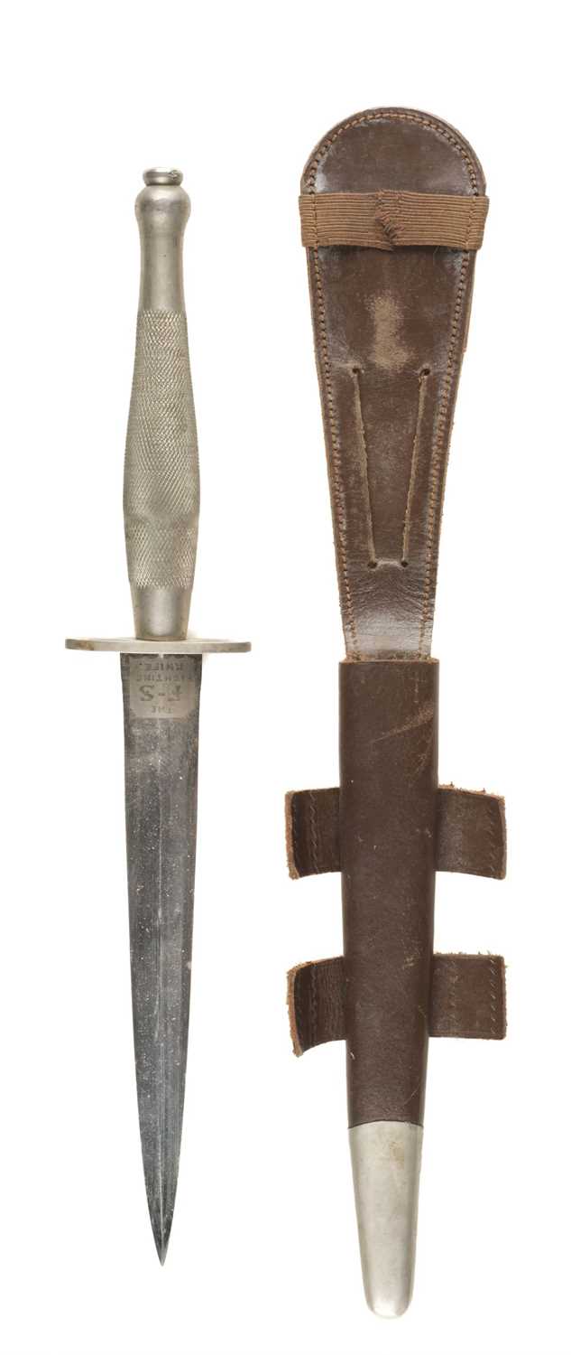 Lot 447 - Fighting Knife. A WWII Fairburn-Sykes fighting knife by Wilkinson Sword London