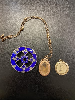 Lot 44 - Mixed Jewellery. A Victorian 9ct gold locket pendant and other items