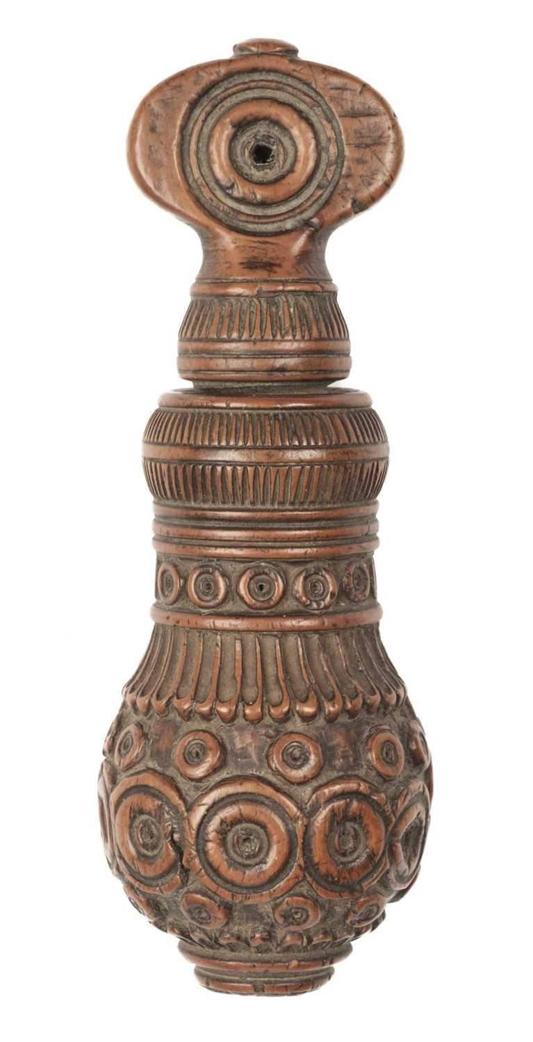 Lot 28 - Nutcracker. An 18th century fruitwood screw action nutcracker