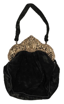 Lot 590 - Bag. An Edwardian evening bag, probably American, circa 1920