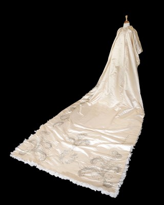 Lot 152 - Clothing. A court train, late 19th/early 20th century