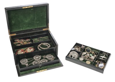 Lot 38 - Costume Jewellery. An Edwardian leather jewellery box