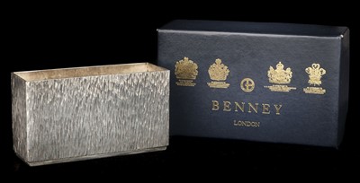 Lot 78 - Gerald Benney. A silver note card holder by Gerald Benney, London 1965