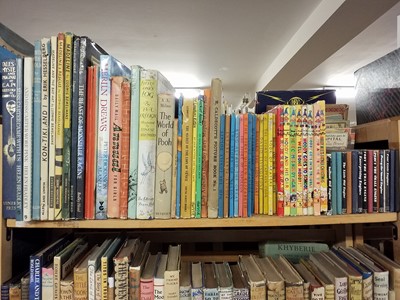 Lot 494 - Illustrated Fiction. A large collection of  modern illustrated & juvenile literature