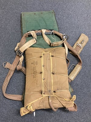 Lot 61 - Parachute. An Irvin chair-type parachute pack