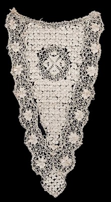 Lot 633 - Lace. A lace stomacher, & a large quantity of other lace