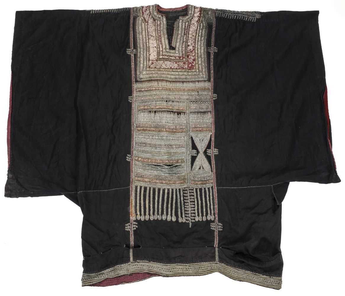 Lot 462 - Yemen. A collection of 8 garments (qamis), 19th/early 20th century