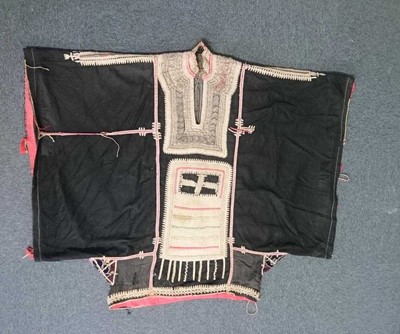 Lot 462 - Yemen. A collection of 8 garments (qamis), 19th/early 20th century