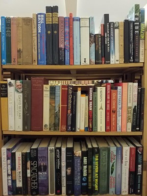 Lot 453 - Modern Literature. A large collection of modern fiction & reference