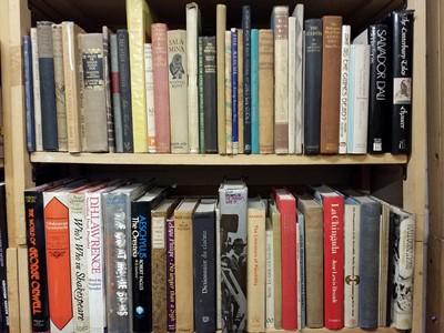 Lot 487 - Modern Literature. A large collection of modern fiction & literary reference