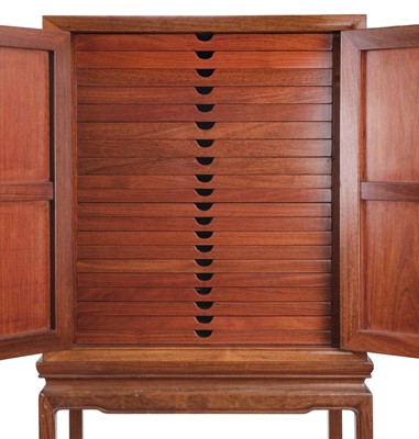Lot 531 - Collectors Cabinet. A modern eastern hardwood collectors cabinet on stand