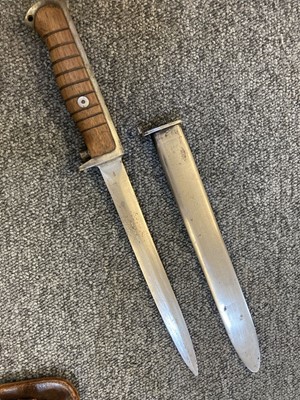 Lot 70 - Fighting Knife. A WWII collection belonging to Corporal R.G. Wall, No 6 Commando