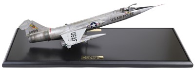 Lot 317 - Aircraft Diorama. F-1040 Starfighter 435th TFS DA Nang Airbase South Vietnam 1965