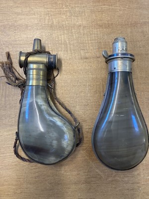 Lot 164 - Powder Flask. A Victorian Sykes Patent 'Lanthorn' horn powder flask