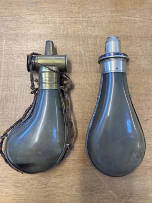 Lot 164 - Powder Flask. A Victorian Sykes Patent 'Lanthorn' horn powder flask