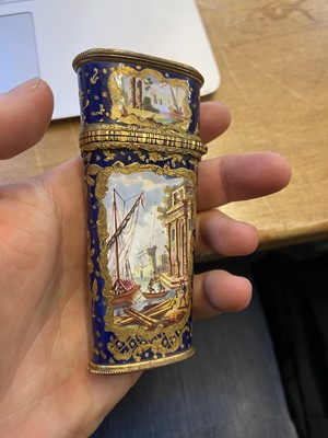 Lot 212 - Etui. A South Staffordshire enamel etui, circa 1770