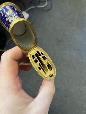 Lot 212 - Etui. A South Staffordshire enamel etui, circa 1770