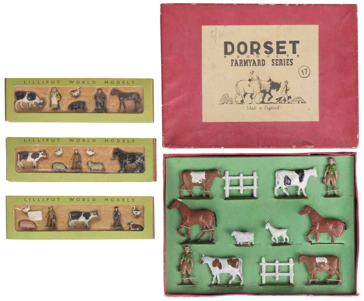 Lot 501 - Farm animals. A large quantity of early 20th century lead toy farm animals and farmyard items