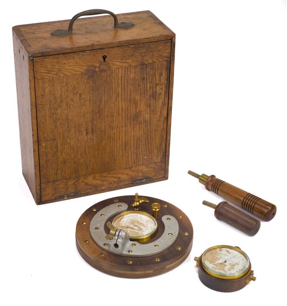 Lot 338 - Airship. Hydrogen gas tester for an airship