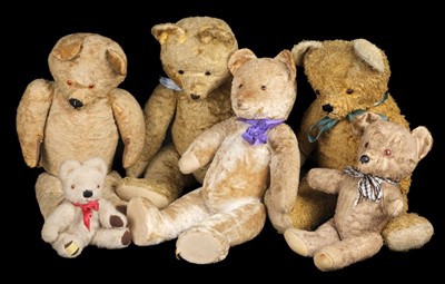 Lot 177 - Teddy Bears. A collection of 32 teddy bears, early/mid 20th century