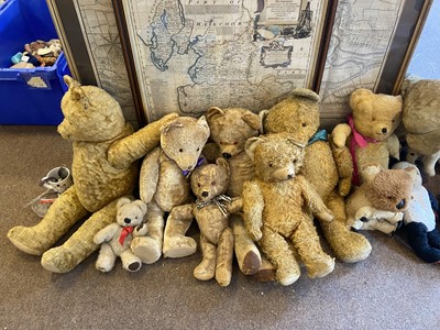 Lot 177 - Teddy Bears. A collection of 32 teddy bears, early/mid 20th century