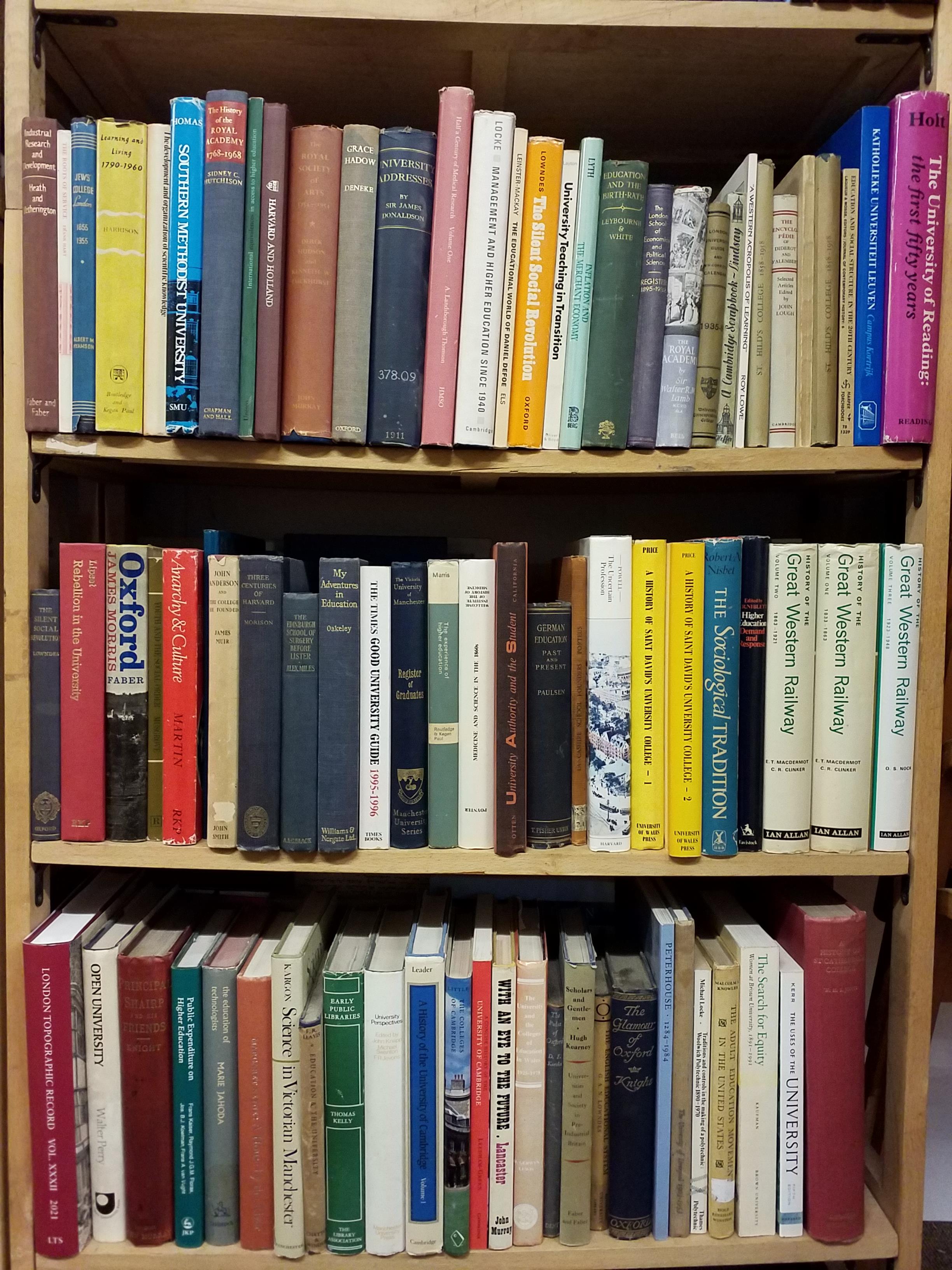 Lot 454 - University Reference. A large collection of