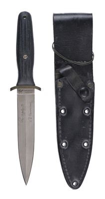 Lot 62 - Applegate Knife. A Blackjack Applegate Fairbairn "Fighting Knife", serial number '05620'